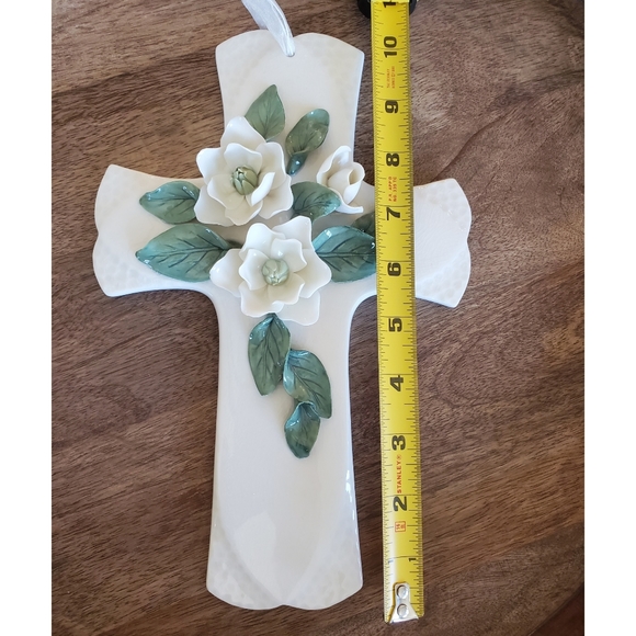 AppleTree Design Fine Porcelain Cross White Easter - Picture 6 of 6